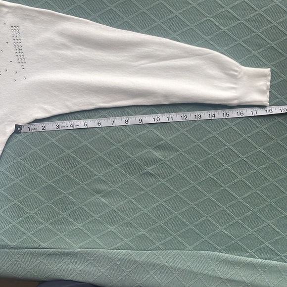 NWT TRUTH by Republic white sweater - Picture 5 of 6